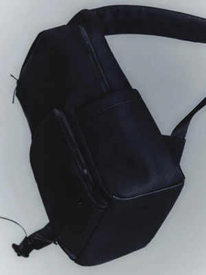 MANGO MAN - Wielofunkcyjny plecak water-repellent z kieszeniami granatowy - Rozmiar uniwersalny - Mężczyzna