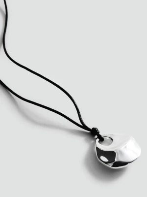 Naszyjnik z metalową zawieszką srebrny - Kobieta - Rozmiar uniwersalny - MANGO