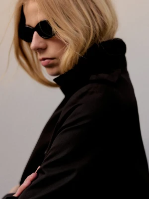 Okulary przeciwsłoneczne w owalnej oprawce czarny - Kobieta - Rozmiar uniwersalny - MANGO