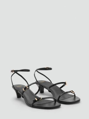 MANGO - Sandały na obcasie typu kaczuszka z klamerką czarny - - Kobieta