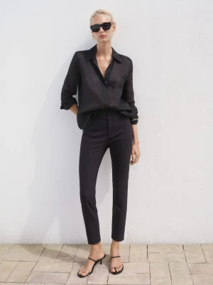MANGO - Spodnie skinny crop czarny - - Kobieta