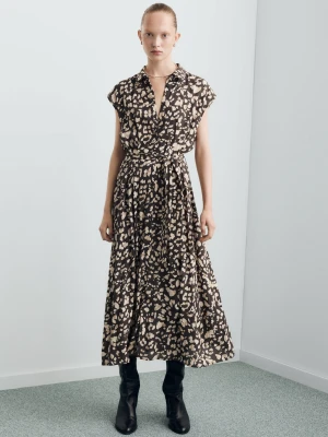 MANGO - Sukienka koszulowa z nadrukiem i paskiem brązowy - - Kobieta