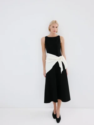 MANGO - Sukienka rozkloszowana z godetami czarny - - Kobieta