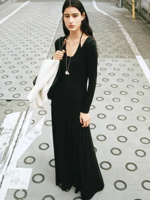 Sukienka z cienkiej dzianiny z podwójnym dekoltem czarny - Kobieta - - MANGO