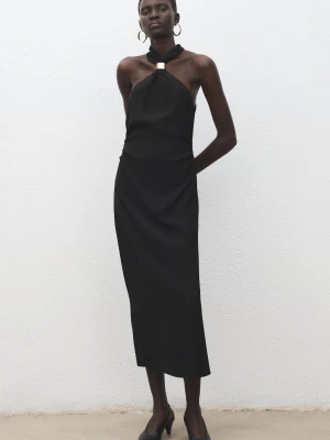 Sukienka z dekoltem halter i metalową ozdobą czarny - Kobieta - - MANGO