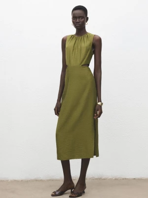 MANGO - Sukienka z wycięciem i efektem marszczenia pastelowa zieleń - - Kobieta