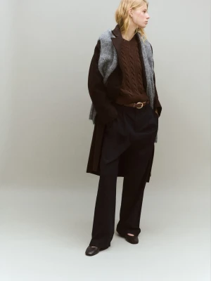 MANGO - Sweter z dekoltem w serek i warkoczami brązowy - - Kobieta