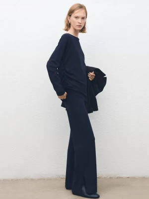 MANGO - Sweter z dzianiny z dekoltem w łódkę ciemnogranatowy - - Kobieta