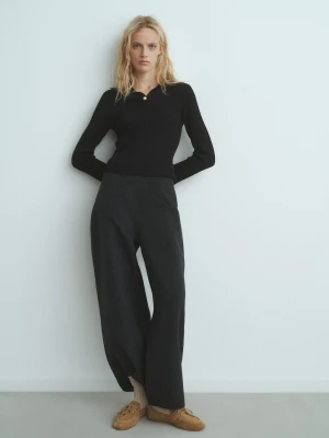 MANGO - Sweter z prążkowanego materiału z ozdobnym guzikiem czarny - - Kobieta