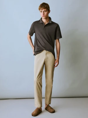 MANGO TEEN - Bawełniane spodnie chinos beżowy - - Chłopak