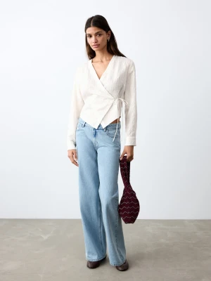 MANGO TEEN - Bluzka kopertowa z wiązaniem na kokardę złamana biel - - Dziewczyna