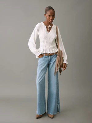 MANGO TEEN - Bluzka z marszczeniem i falbankami złamana biel - - Dziewczyna