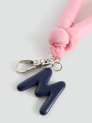 MANGO TEEN - Brelok z inicjałami pastelowy róż - Rozmiar uniwersalny - Dziewczyna