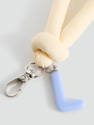 MANGO TEEN - Brelok z inicjałami pastelowy żółty - Rozmiar uniwersalny - Dziewczyna