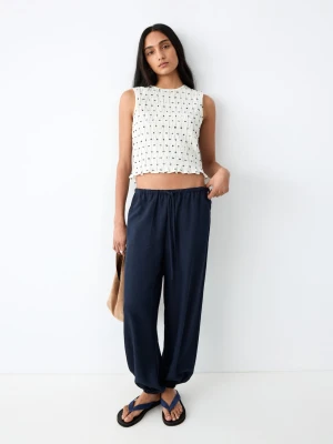 MANGO TEEN - Marszczony top z haftem złamana biel - - Dziewczyna