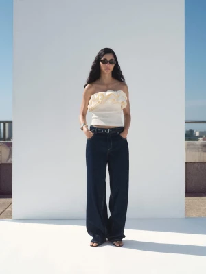 MANGO - Top bez ramiączek z falbanami kremowy / écru - - Kobieta