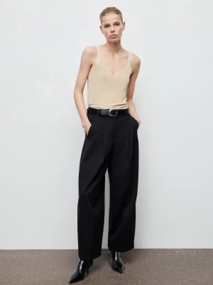 Top z dzianiny z lureksem z dekoltem w serek złoty - Kobieta - - MANGO