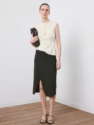 Top z dzianiny z marszczeniem z boku kremowy / écru - Kobieta - - MANGO