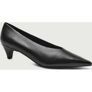 Marc Cain Skórzane czółenka na słupku