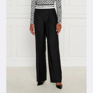 Marc Cain Spodnie chino | flare fit | z dodatkiem wełny