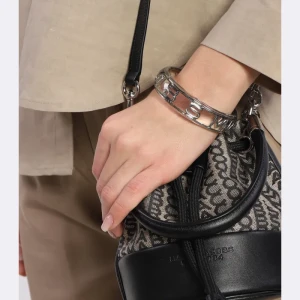 Marc Jacobs Bransoletka MONOGRAM