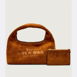 Marc Jacobs Skórzane hobo + saszetka Mini Sack Bag
