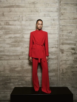 Marynarka garniturowa z paskiem czerwony - Kobieta - - MANGO