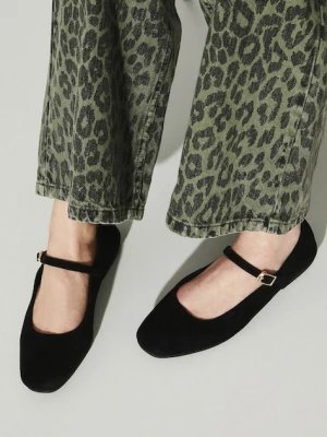 Medicine baleriny zamszowe