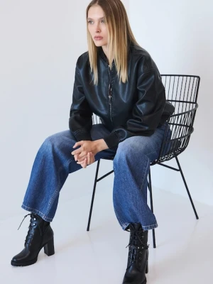 Medicine botki damskie kolor czarny na słupku