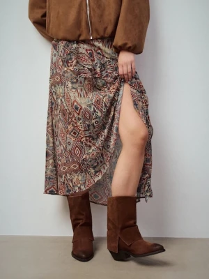 Medicine kowbojki zamszowe damskie kolor brązowy na słupku