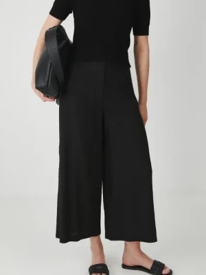 Medicine spodnie lniane kolor czarny fason culottes medium waist