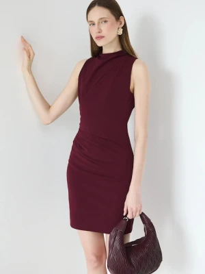 Medicine sukienka kolor bordowy mini dopasowana