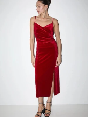 Medicine sukienka kolor czerwony midi dopasowana