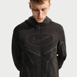 Męska dzianinowa bluza z kapturem i zamkiem na całej długości Windrunner Nike Tech - Brązowy