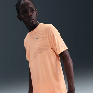 Męska koszulka z krótkim rękawem do biegania Dri-FIT ADV Nike Stride - Pomarańczowy