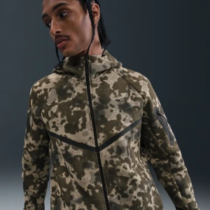 Męska kurtka moro z dzianiny z zamkiem na całej długości Windrunner Nike Tech - Brązowy
