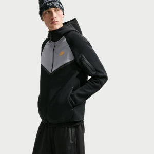 Męska kurtka z dzianiny z zamkiem na całej długości Windrunner Nike Tech - Czerń