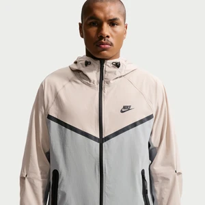 Męska kurtka z tkaniny z zamkiem na całej długości Dri-FIT Windrunner Nike Tech - Szary