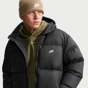 Męska luźna kurtka typu puffer z puchowym wypełnieniem Therma-FIT Nike Club - Czerń