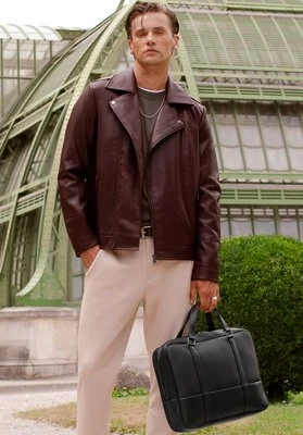 Męska ramoneska z ekoskóry z pagonami wiśniowa Wittchen