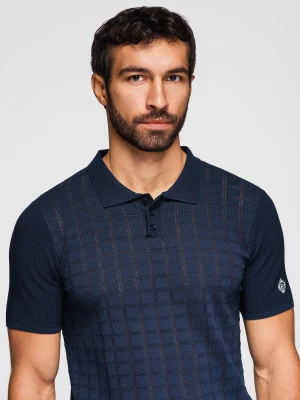 Męska wiskozowa ażurowa koszulka polo - granatowa V2 - Rozmiar: M Ombre Clothing