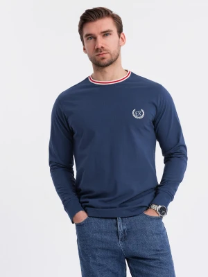 Męski bawełniany longsleeve z dekoltem U w paski i haftem – ciemnoniebieski V3 OM-LSCL-0128
 -                                    S Ombre