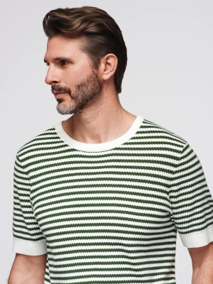 Zdjęcie produktu Męski dzianinowy t-shirt w marynarskie paski z ażurowym splotem – oliwkowo-biały V3 - Rozmiar: XL Ombre Clothing oliwkowy