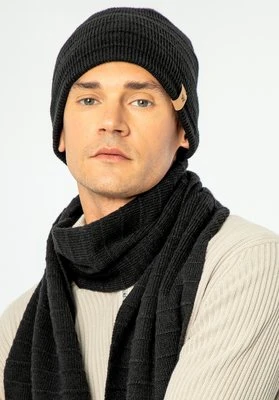 Męski komplet zimowy w prążki czarny Wittchen