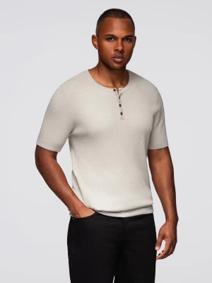 Męski t-shirt dzianinowy z guzikami przy dekolcie – jasnoszary V3 - Rozmiar: L Ombre Clothing