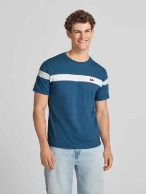 Zdjęcie produktu męski t-shirt o kroju regular fit z detalem z logo model 'Caserio' Ellesse Błękitny
