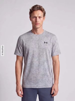 męski t-shirt o kroju regular fit z fakturowanym wzorem model 'Pixelate' Under Armour Jasnoszary