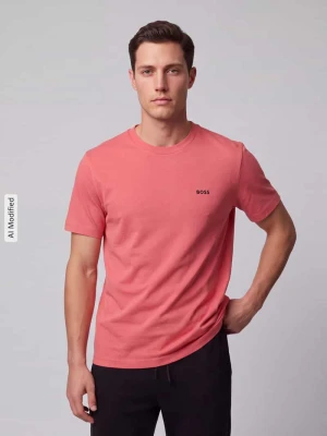 męski t-shirt o kroju regular fit z małym napisem z logo Boss Mocnoróżowy