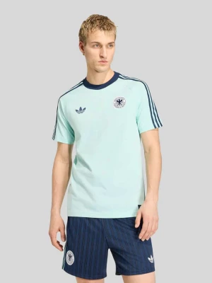 Zdjęcie produktu męski t-shirt o kroju regular fit z mieszanki bawełny z aplikacją dfb adidas Originals Morski