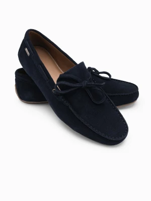 Męskie buty mokasyny skórzane z rzemykiem i podeszwą driver - granatowe V4 Ombre Clothing